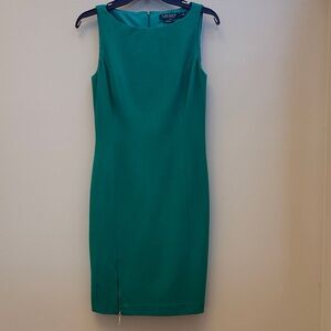 Green Sleeveless Dress with Front Zipper